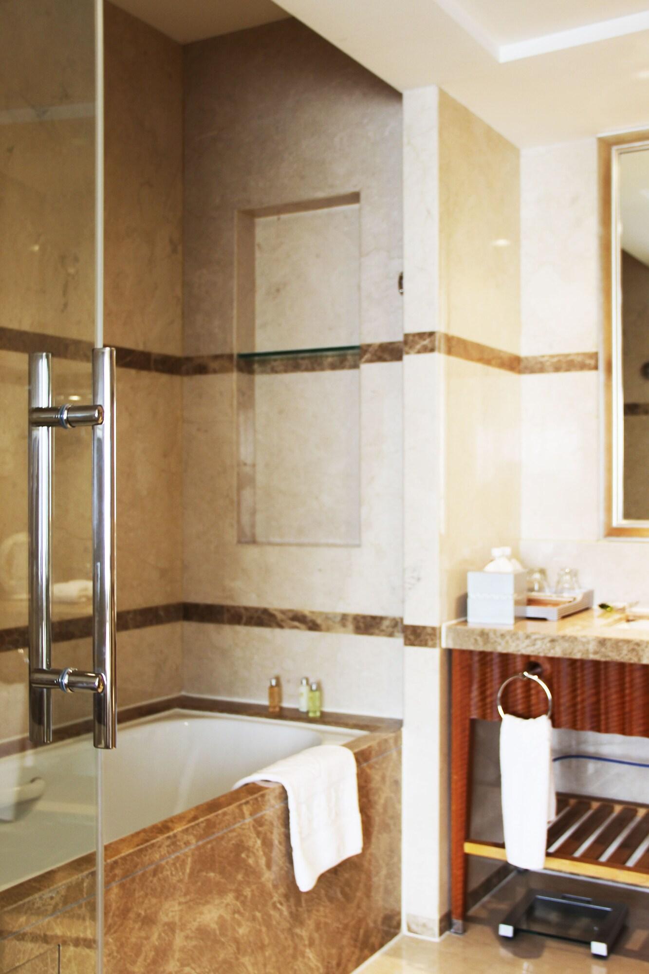 ננג'ינג Glarun Jinling Hotel מראה חיצוני תמונה