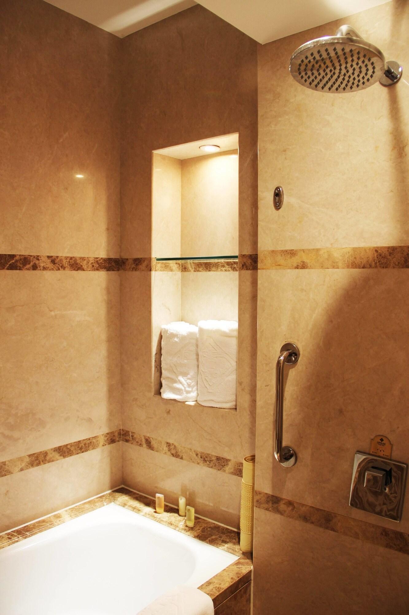 ננג'ינג Glarun Jinling Hotel מראה חיצוני תמונה